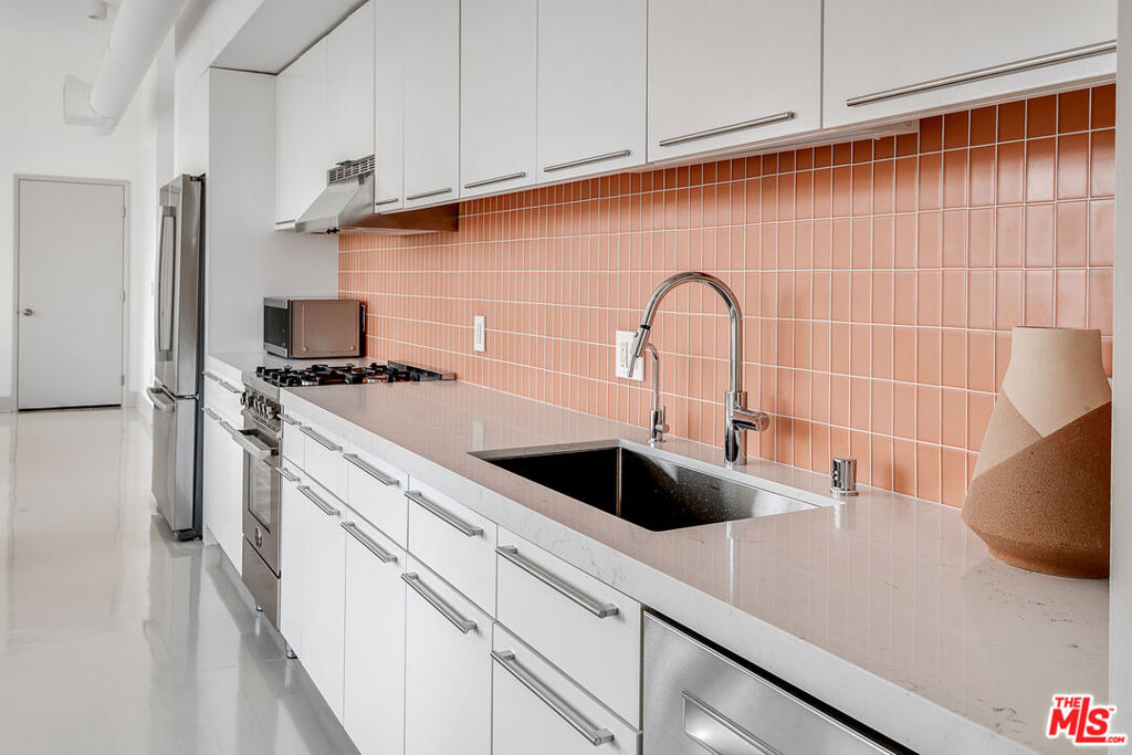 6253 Hollywood Boulevard - Photo 12