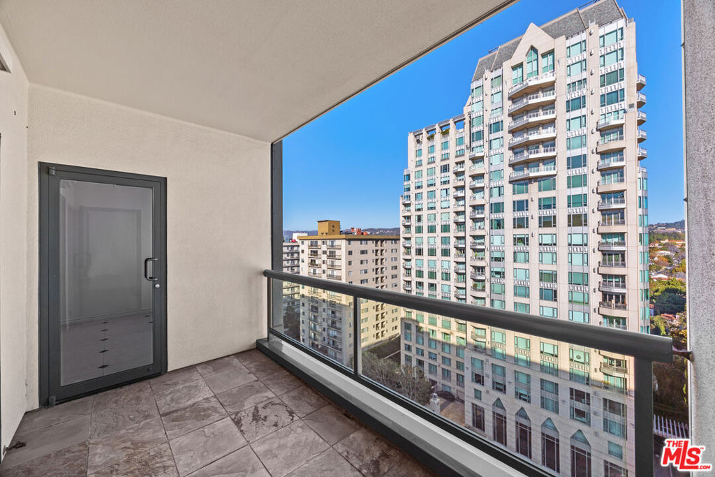 10724 Wilshire Boulevard - Photo 15