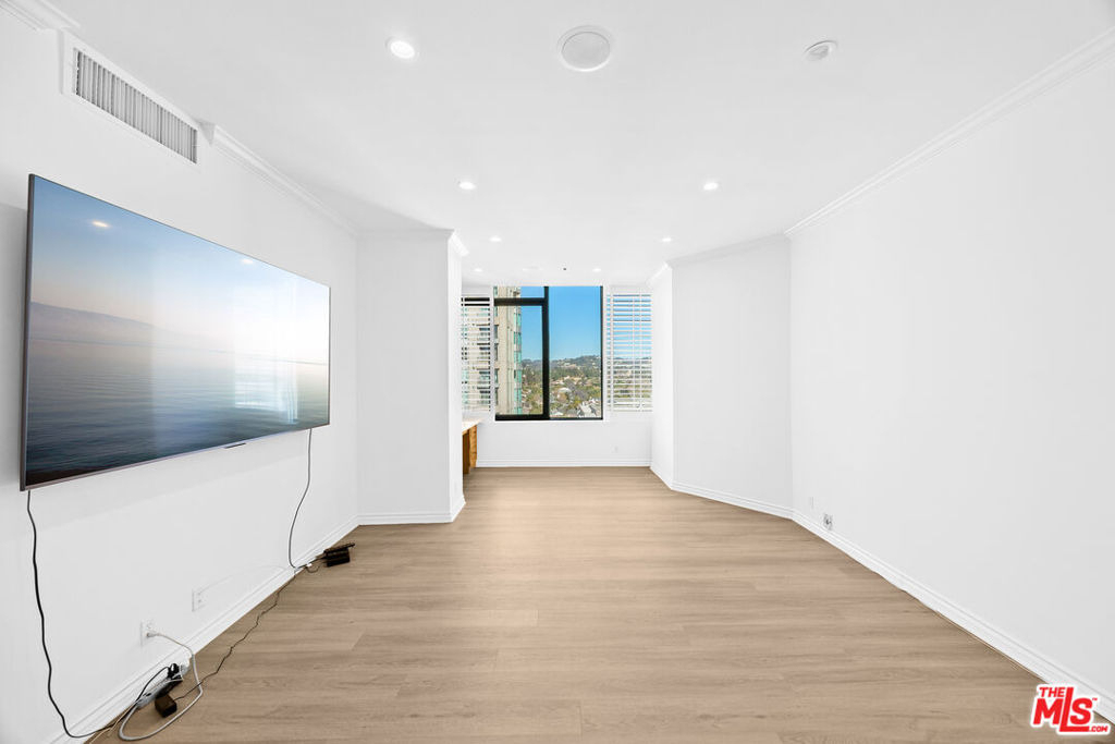 10724 Wilshire Boulevard - Photo 25