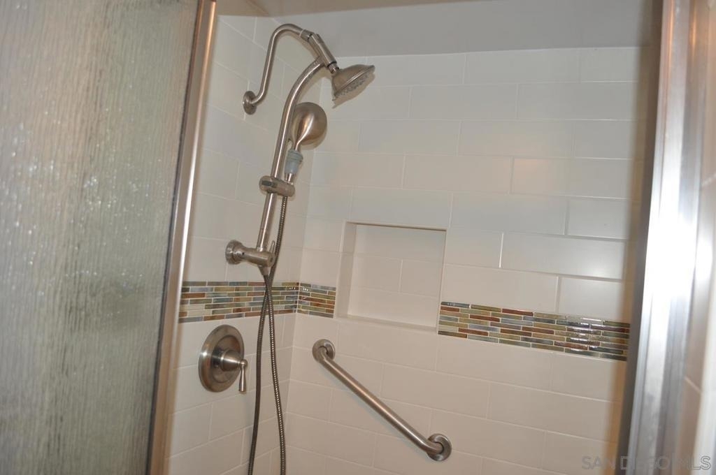 6808 Hyde Park Drive - Photo 5