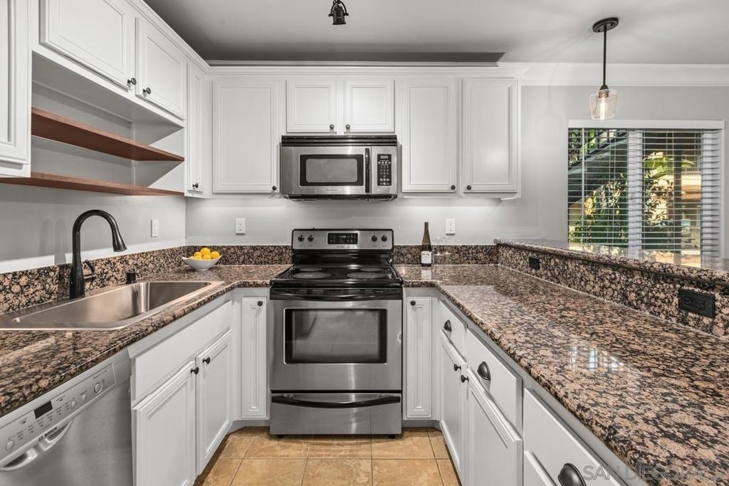 800 N Mollison - Photo 6