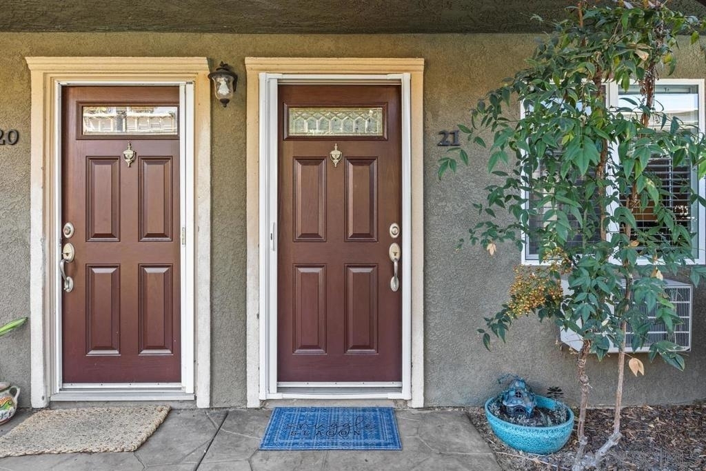800 N Mollison - Photo 1
