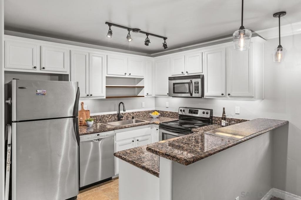 800 N Mollison - Photo 5