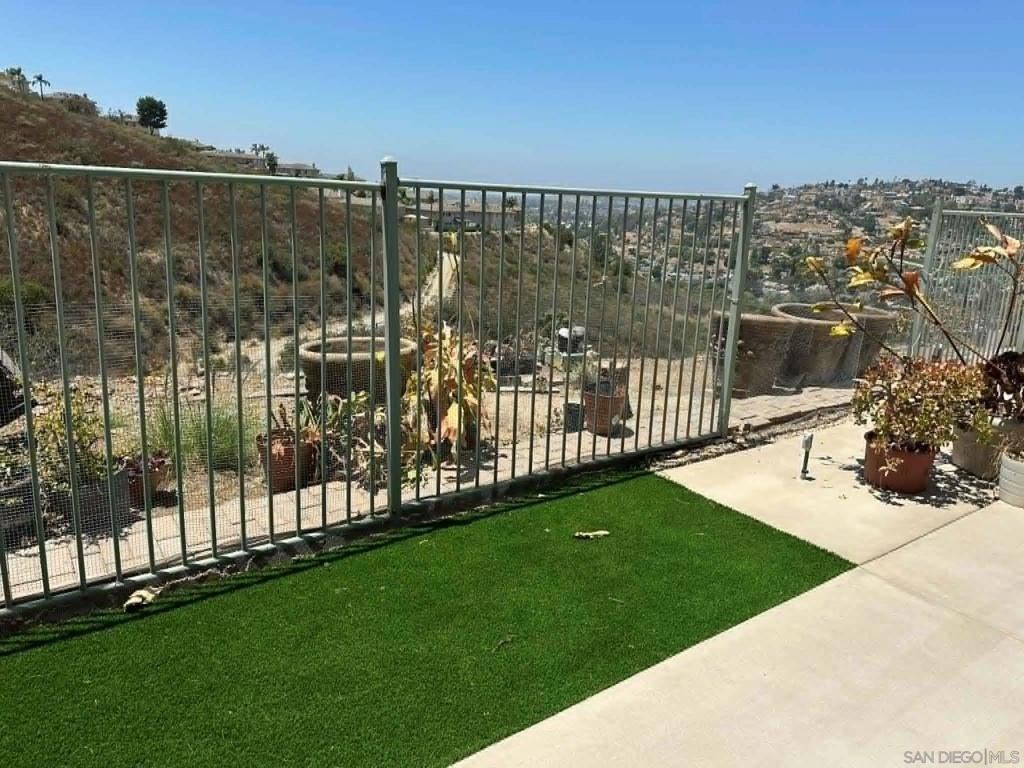 2552 Valley Waters Ct - Photo 6