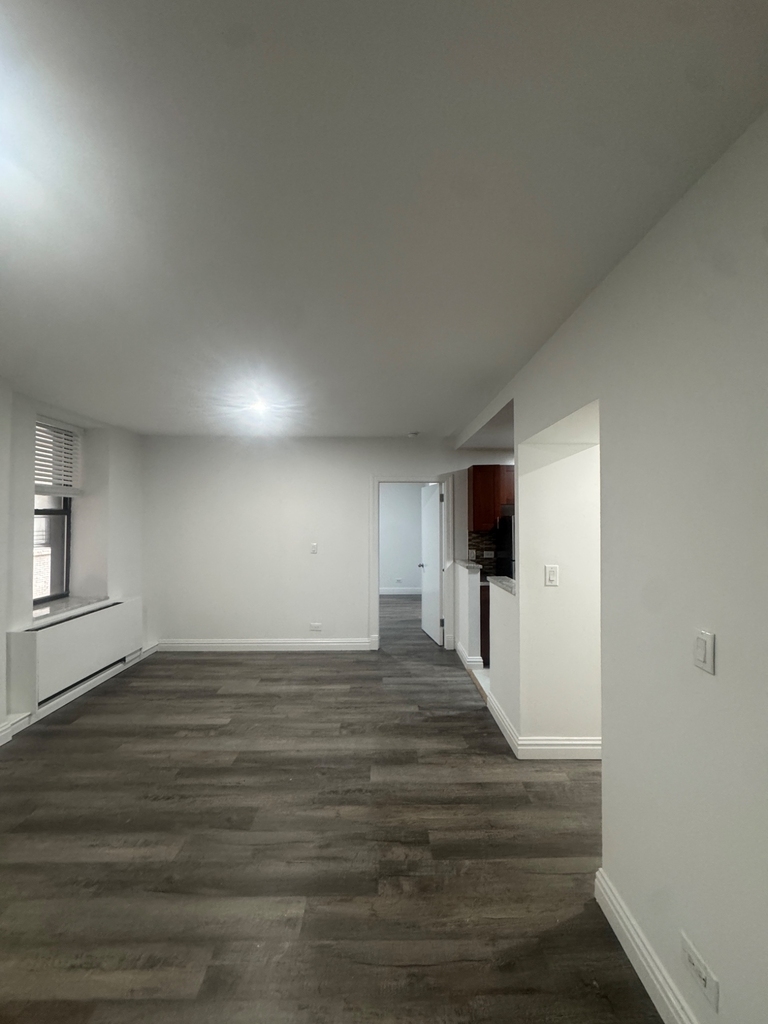 West 34th Street - Photo 0