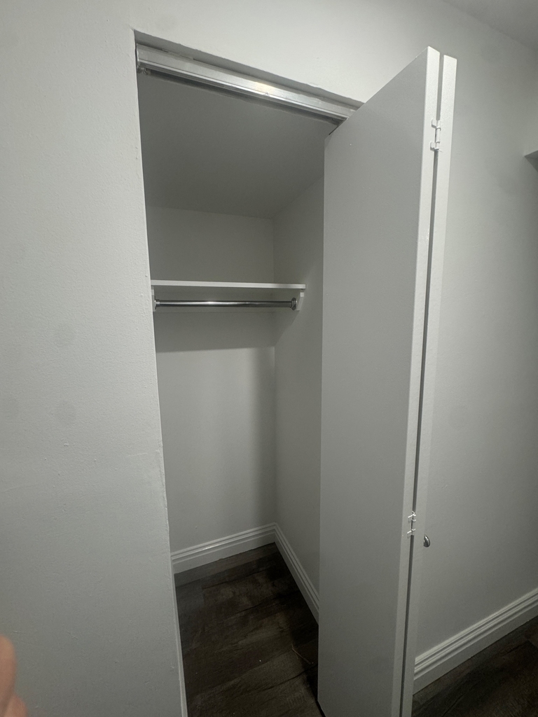 West 34th Street - Photo 13