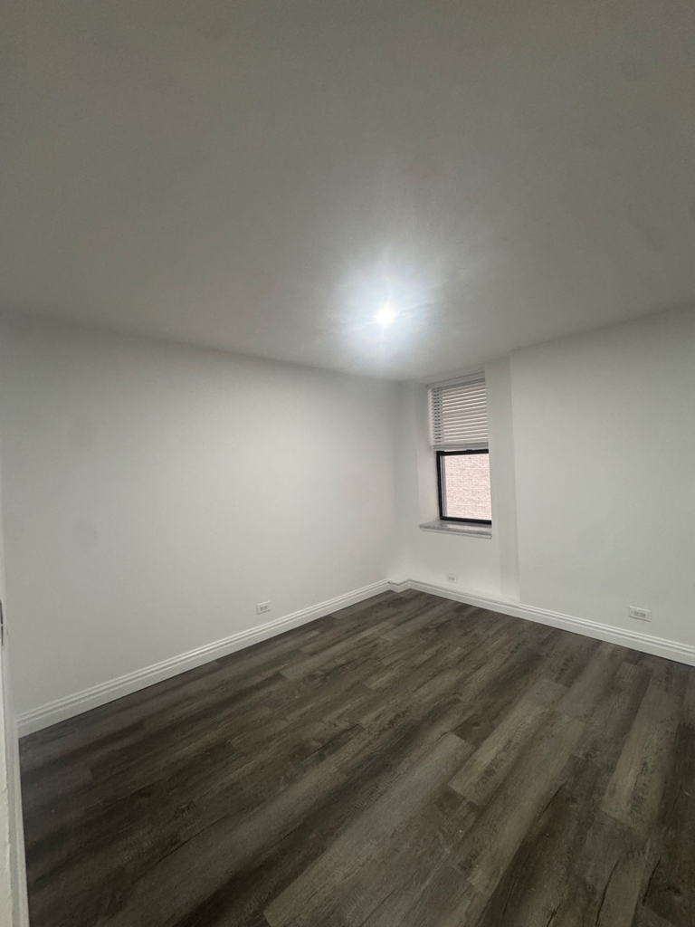 West 34th Street - Photo 1