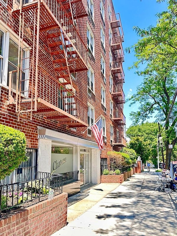 57th Street - Photo 6