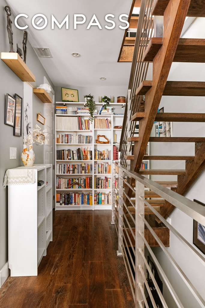 Wolcott Street - Photo 6
