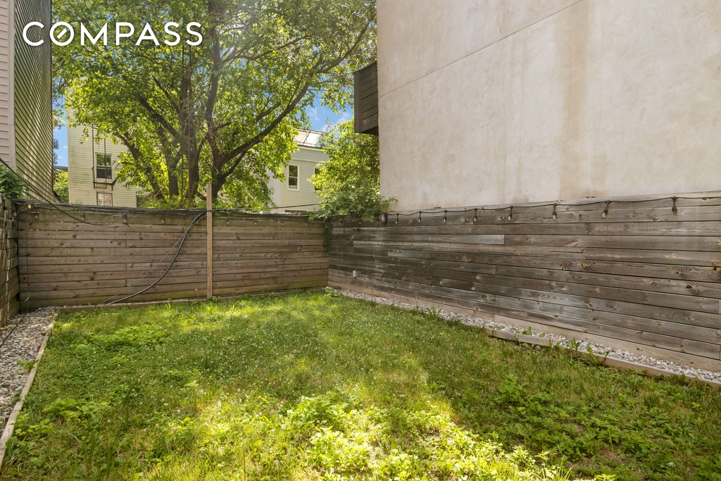 Wolcott Street - Photo 5