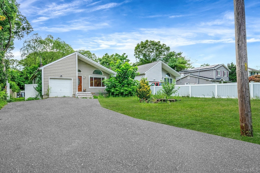 413 Glen Drive - Photo 0