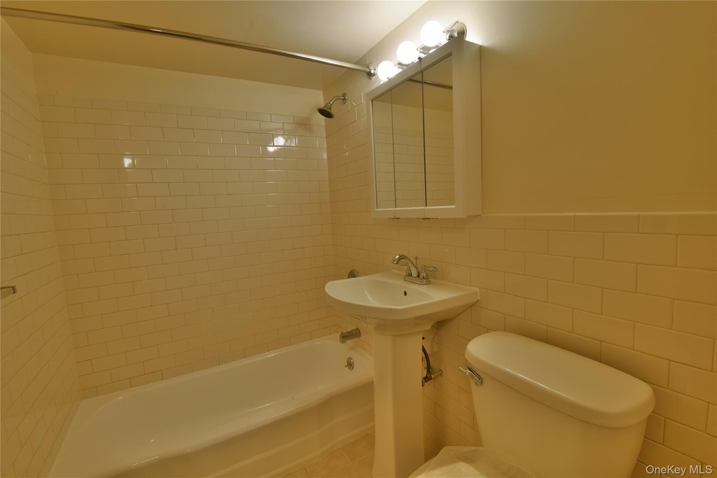 51 Leroy Place - Photo 4