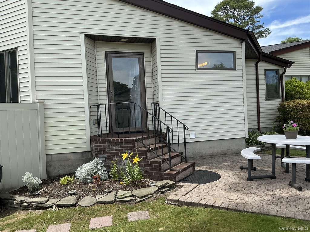 31 Cottage Drive - Photo 0