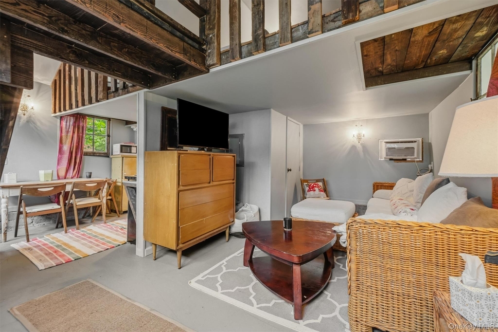 108 Hooker Avenue - Photo 33