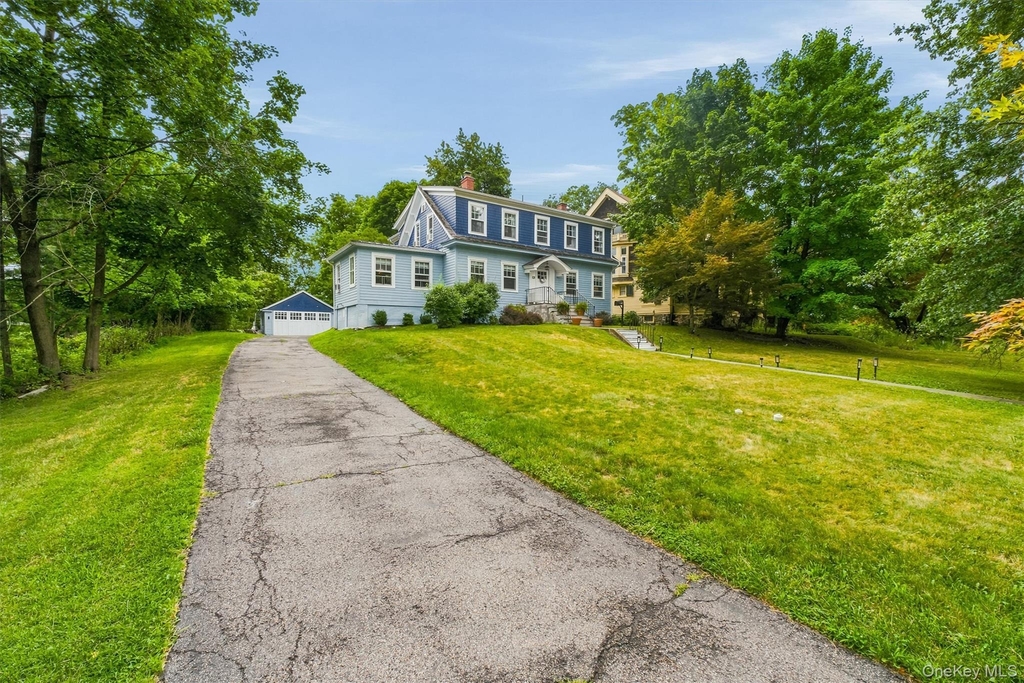 108 Hooker Avenue - Photo 2