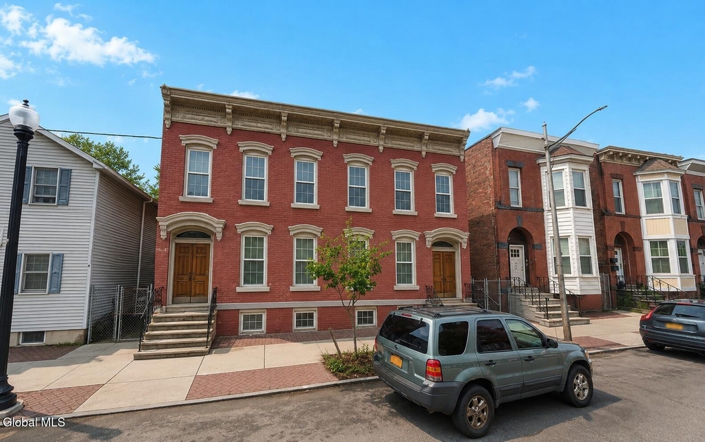 305 2nd Street - Photo 0