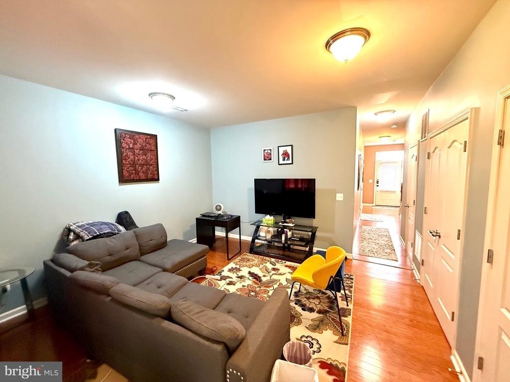 203 Spotswood Street - Photo 5