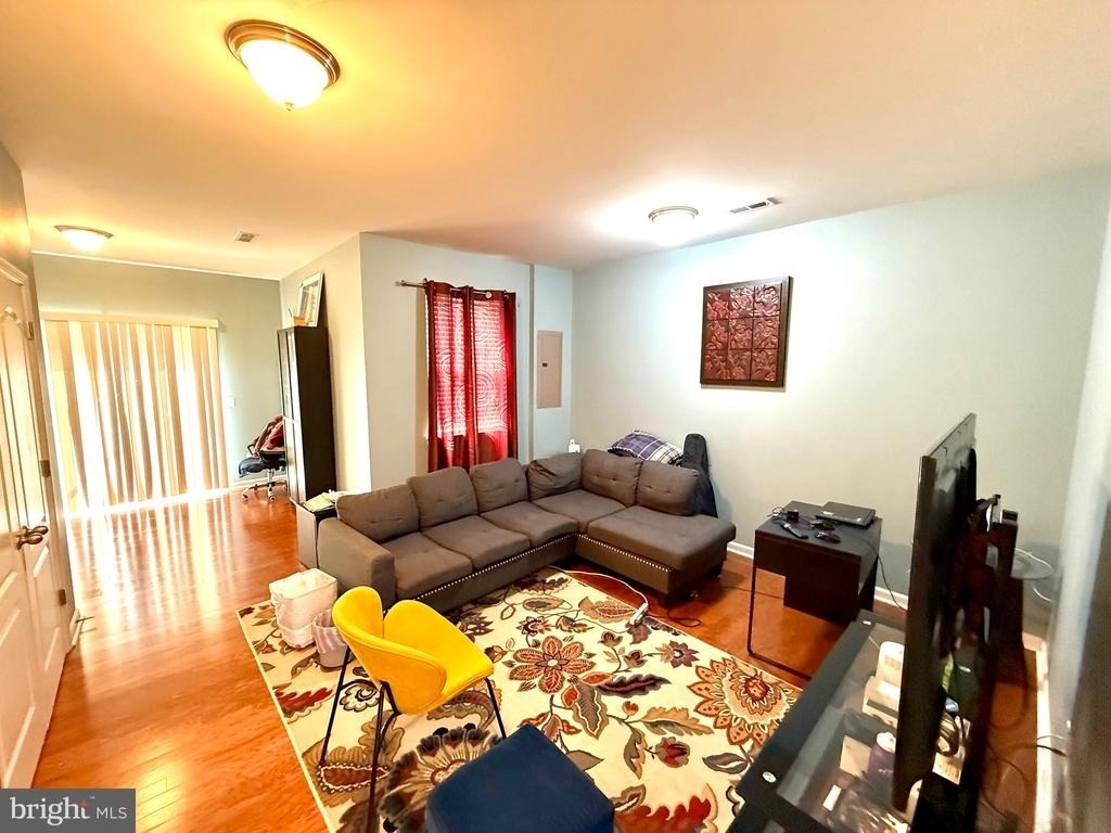 203 Spotswood Street - Photo 2