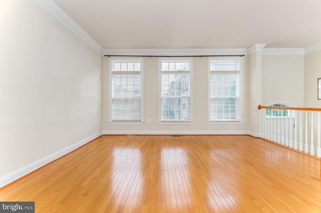 8032 Reserve Way - Photo 4