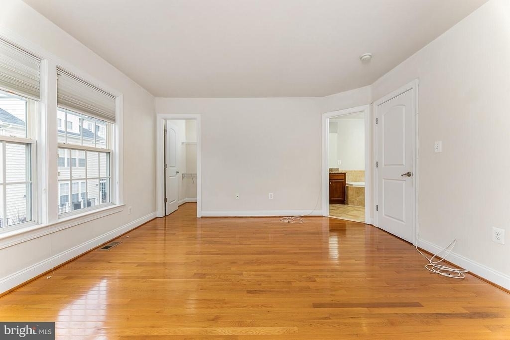 8032 Reserve Way - Photo 18