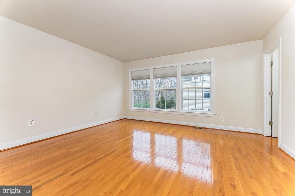 8032 Reserve Way - Photo 17