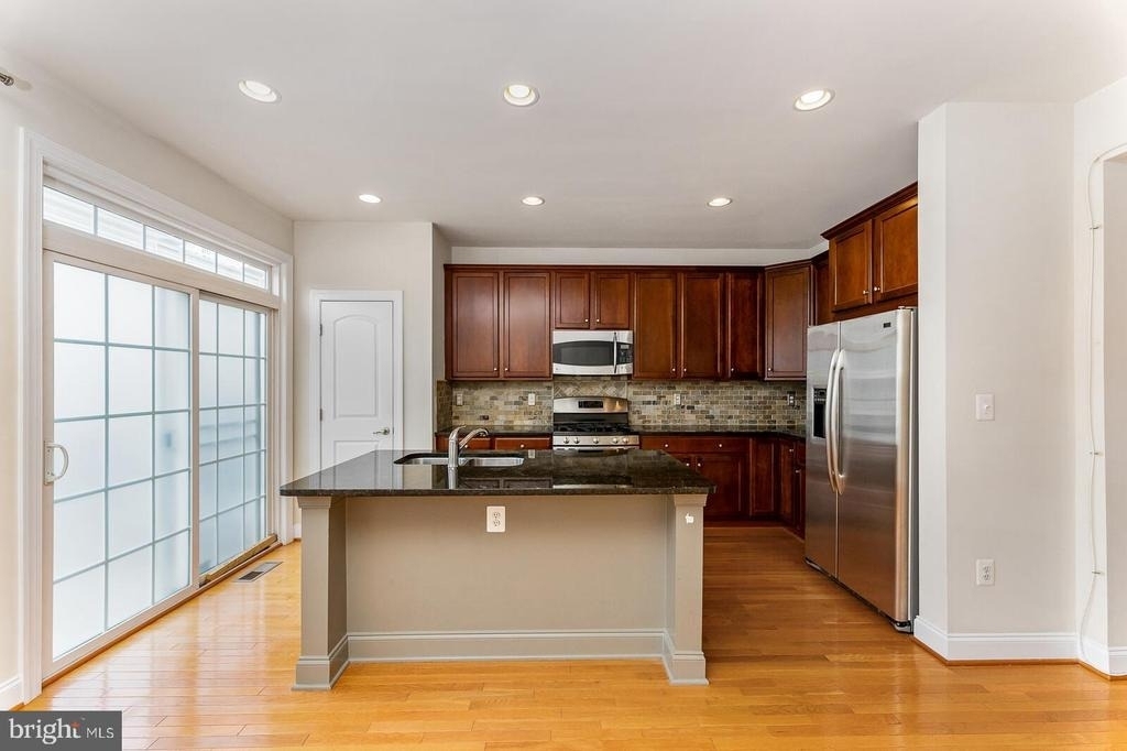 8032 Reserve Way - Photo 8