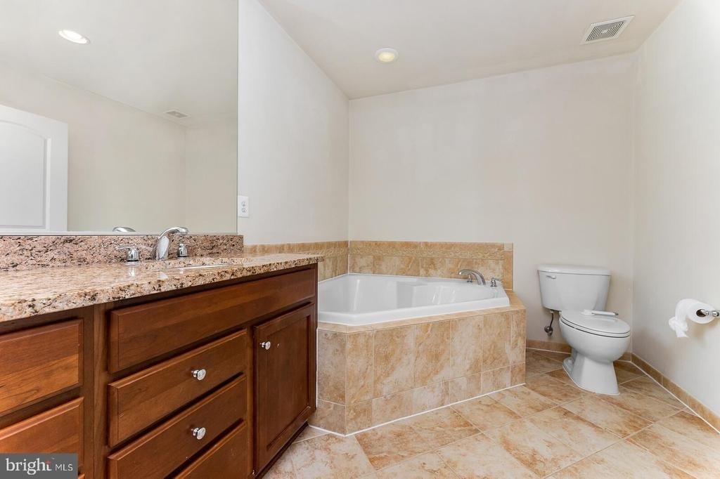 8032 Reserve Way - Photo 11