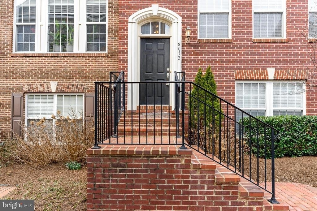 8032 Reserve Way - Photo 1