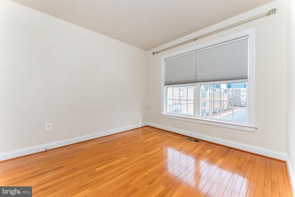 8032 Reserve Way - Photo 15
