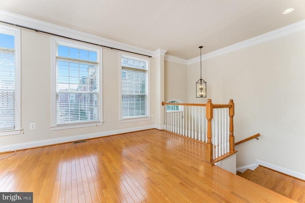 8032 Reserve Way - Photo 3