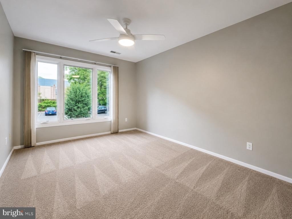 1975 Lakeport Way - Photo 23