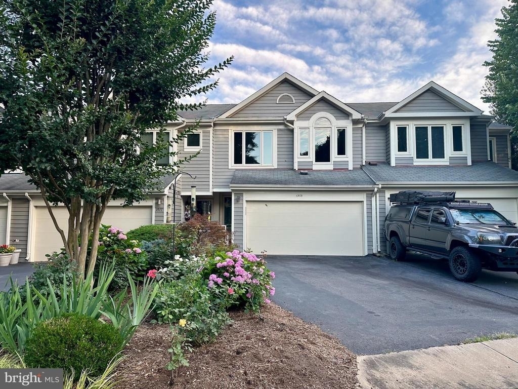 1975 Lakeport Way - Photo 2