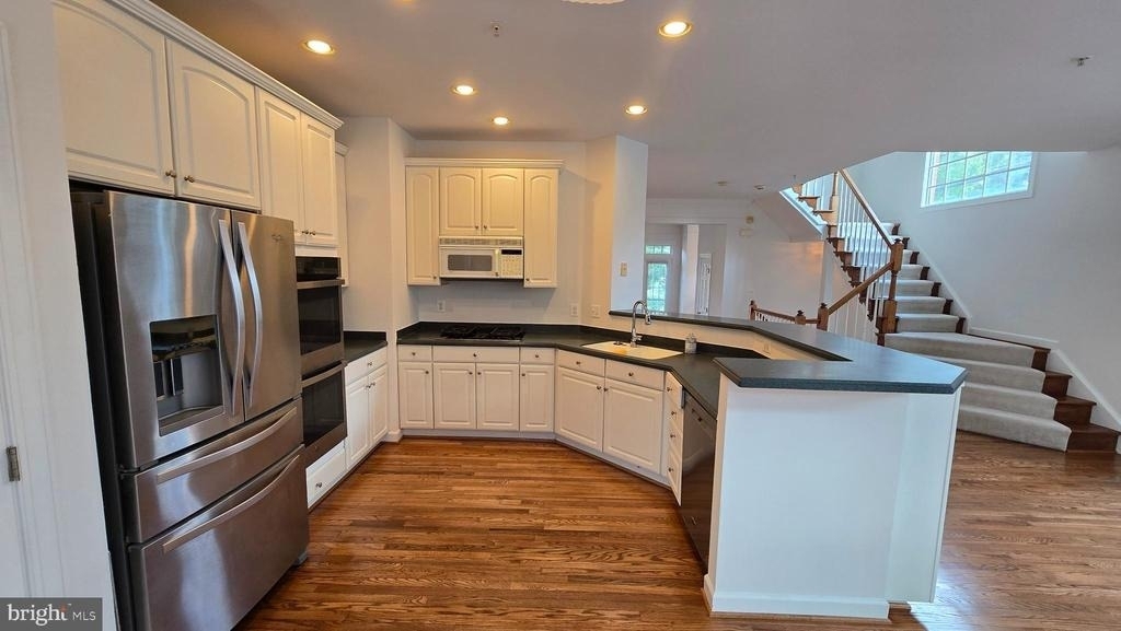 8021 Kidwell Town Court - Photo 8