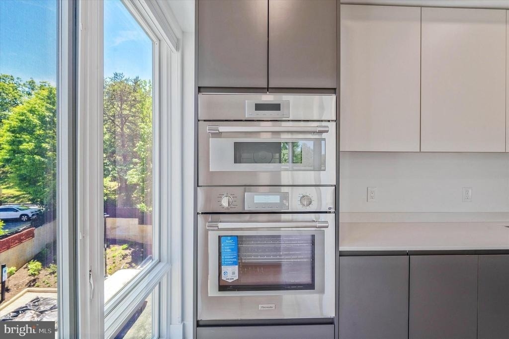 228 Glebe Road W - Photo 6