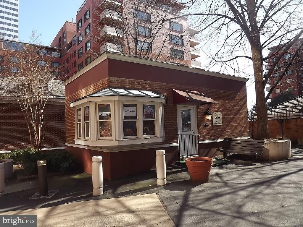 1011 Arlington Boulevard - Photo 10