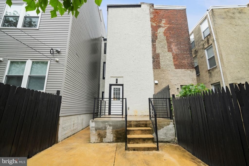 648 N 36th Street - Photo 39