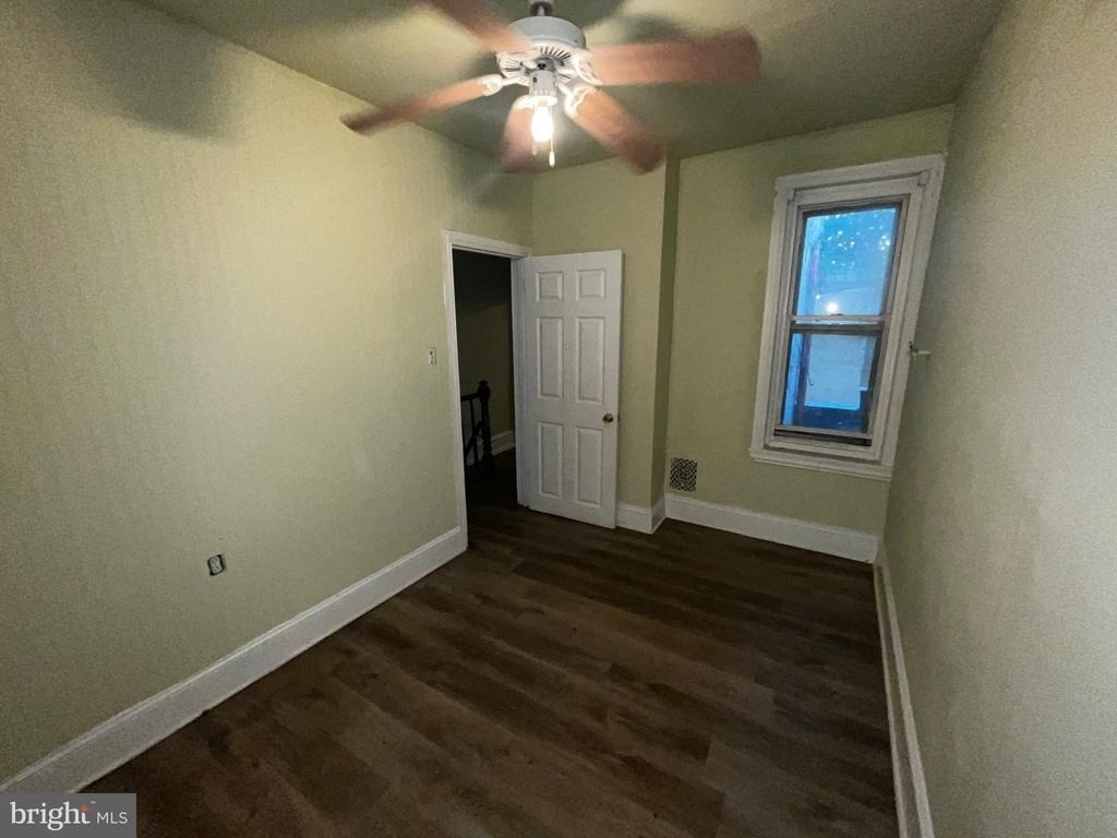 2445 N Bancroft Street - Photo 10