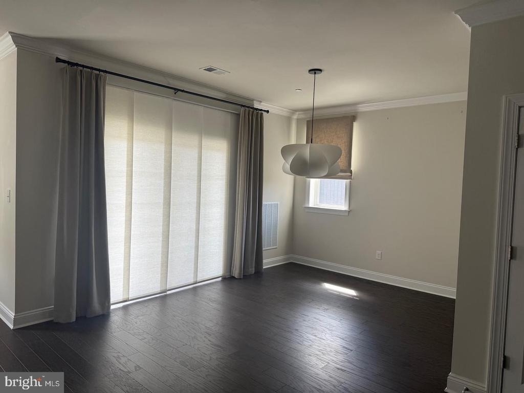 201 Charles Ellis Drive - Photo 4