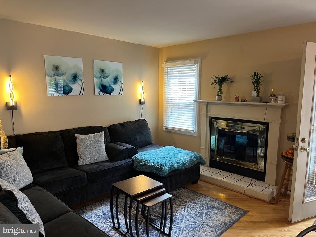 93 Beacon - Photo 1