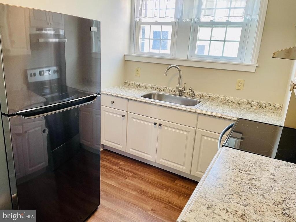 316 W Market Street - Photo 9