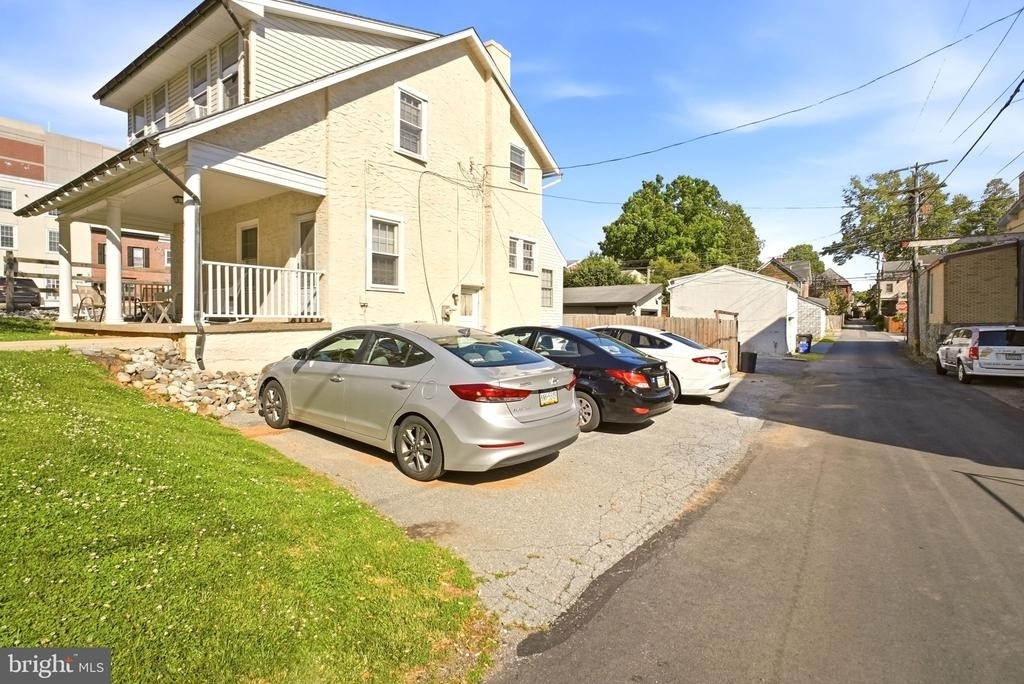 316 W Market Street - Photo 4