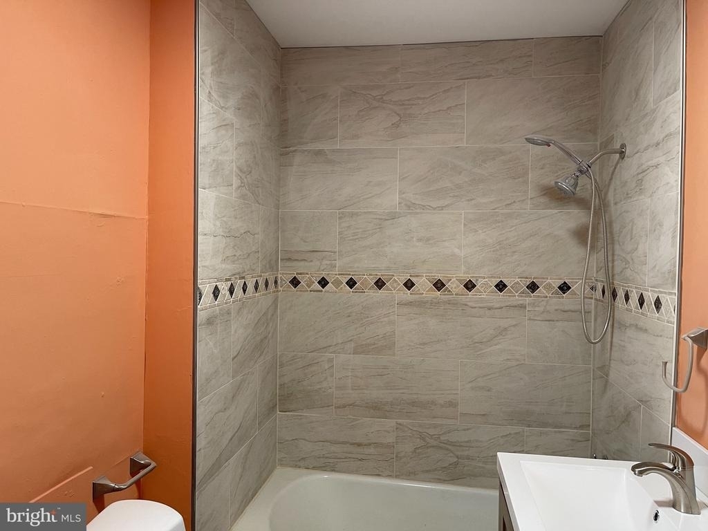 436-438 Schiller Avenue - Photo 8