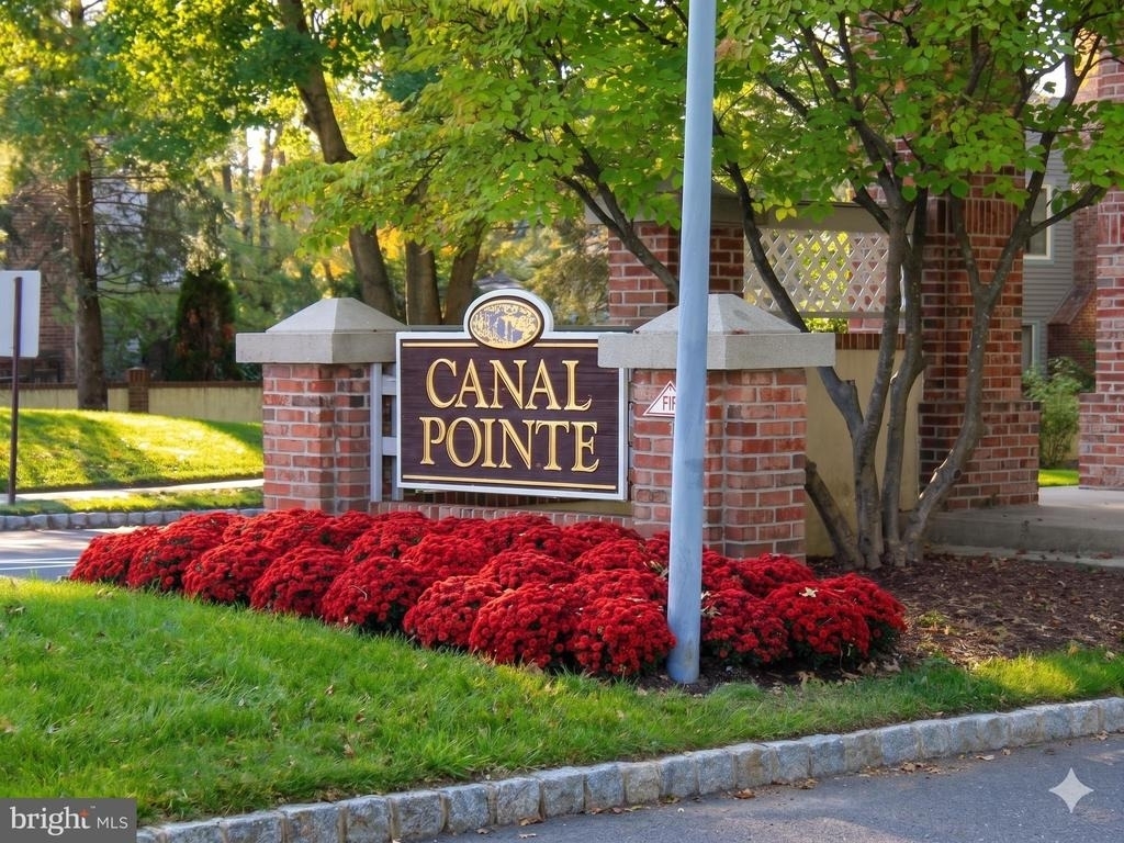 101 Claridge Court - Photo 1