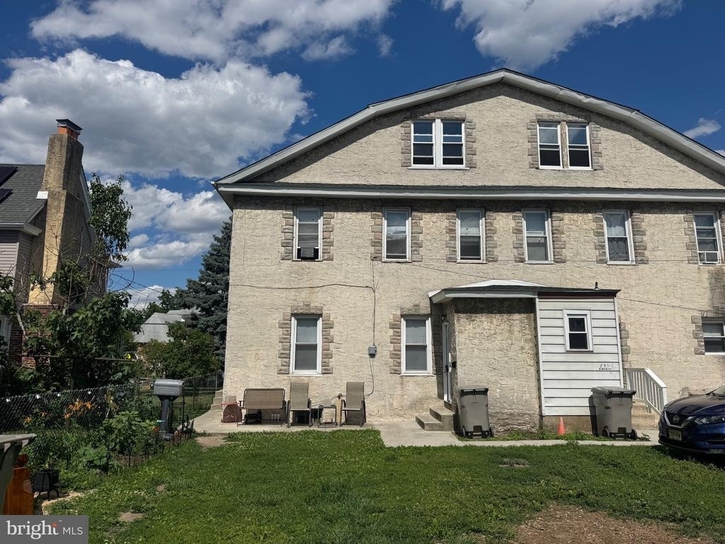 694 N Delaware Street - Photo 0
