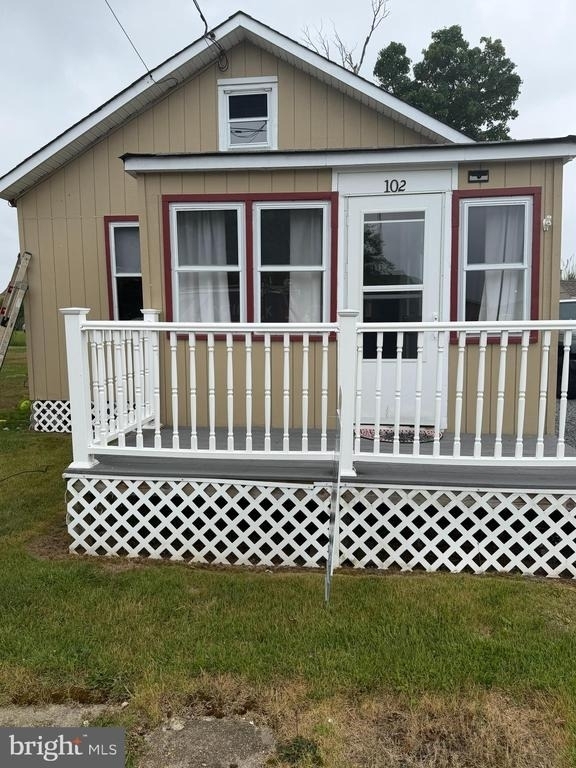 102 Garrison Avenue - Photo 0