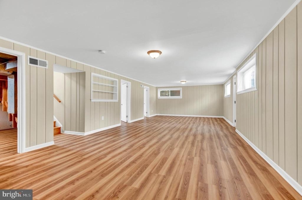 10228 Farnham Drive - Photo 23