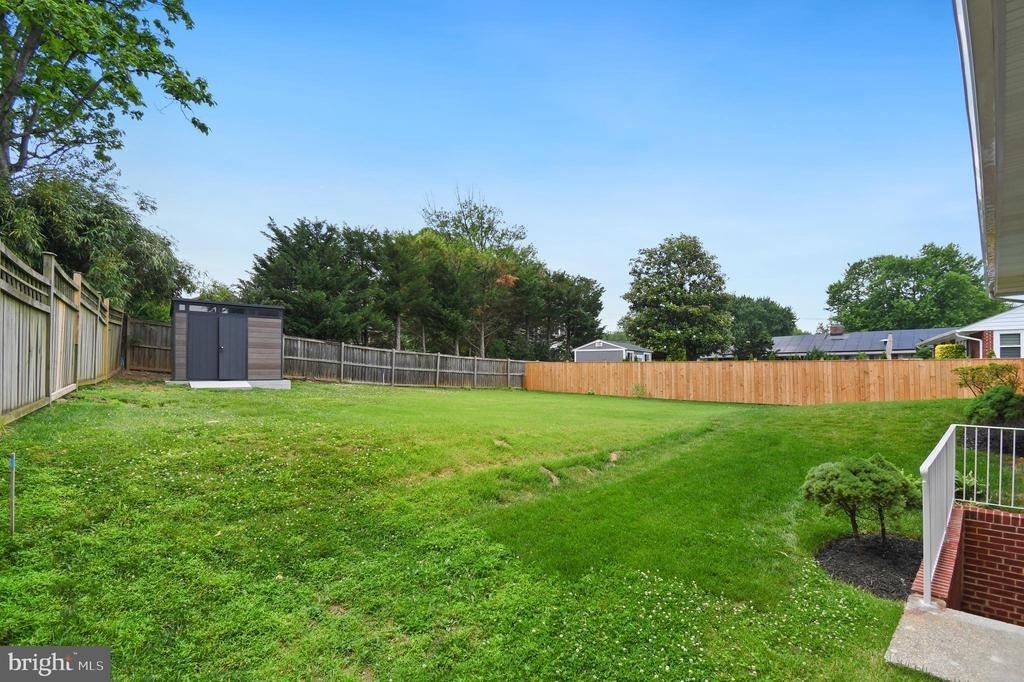 10228 Farnham Drive - Photo 32
