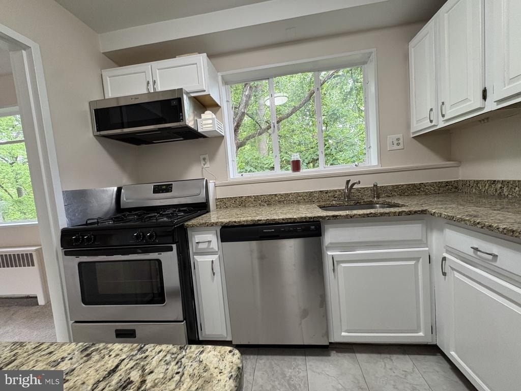 10403 Montrose Avenue - Photo 13