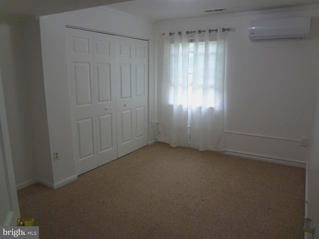 17540 Queen Elizabeth Drive - Photo 5