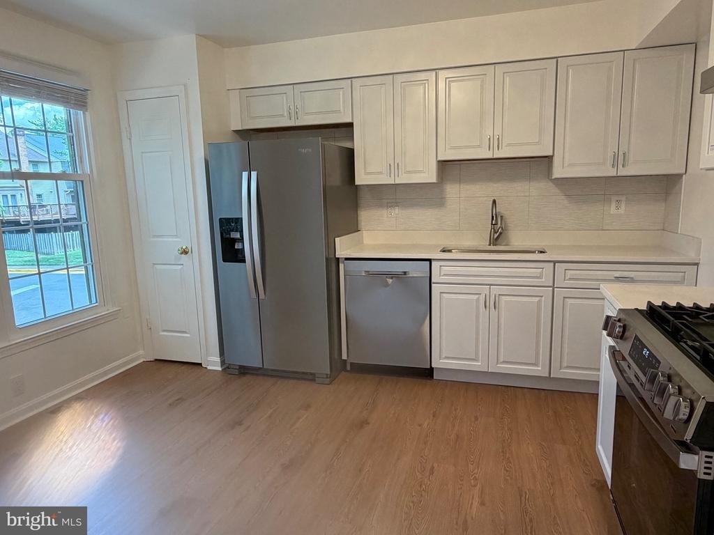 10113 Galsworthy Place - Photo 8